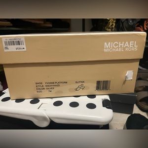 Womens Michael Kors Yvonne Platform Heels Size 7